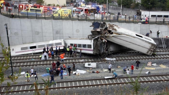 Крушение поезда в Испании: 77 погибших