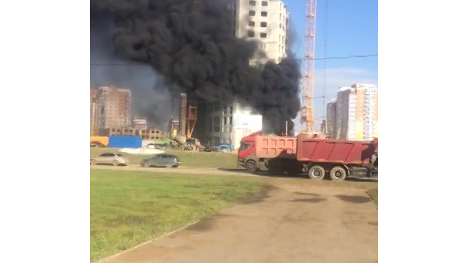 Появилось видео сильного пожара в новостройке в Саранске