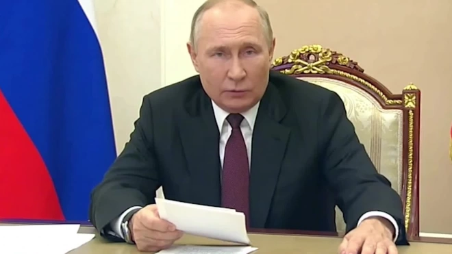 Путин призвал активнее вскрывать и пресекать работу иностранных спецслужб