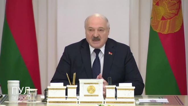 Лукашенко призвал белорусов ориентироваться на конституцию, а не на него