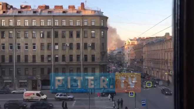 Видео: в Петроградском районе пожар 