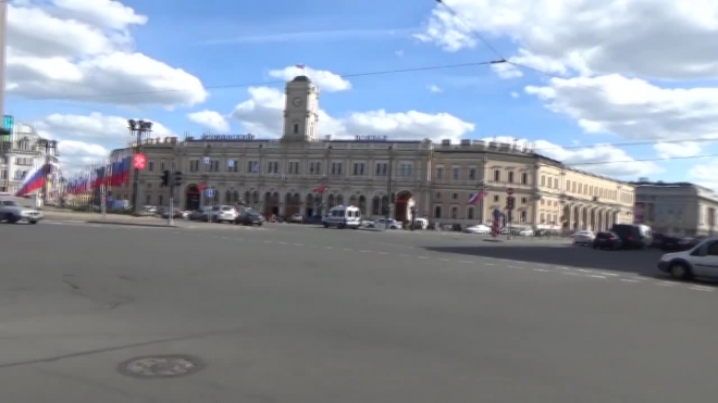 Водителям на радость: парковка у Московского вокзала стала бесплатной
