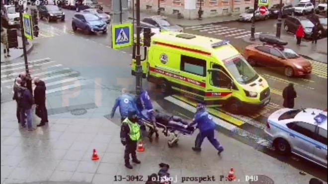 Видео: у БЦ на Большом проспекте П.С. петербуржец ударил мужчину ножом в глаз