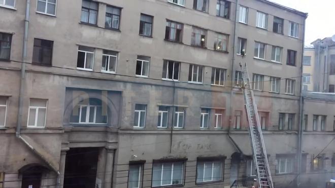 Появилось видео с места пожара на Невском проспекте