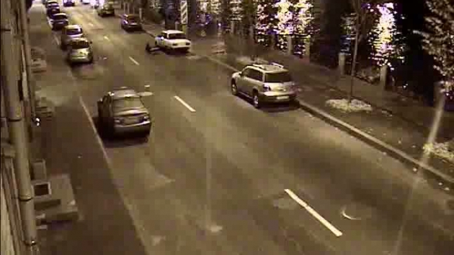 Камеры наблюдения зафиксировали падение автомобиля BMW в Фонтанку
