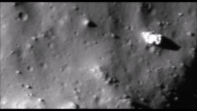 Появились десятки фото "инопланетной базы" на обратной стороне Луны