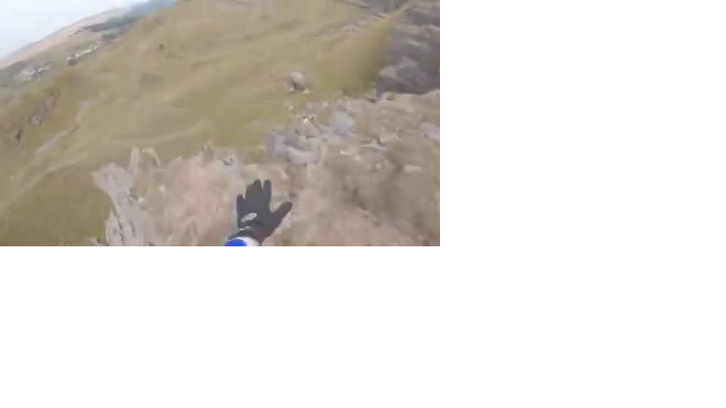Мотогонщик снял свое падение со скалы на видео