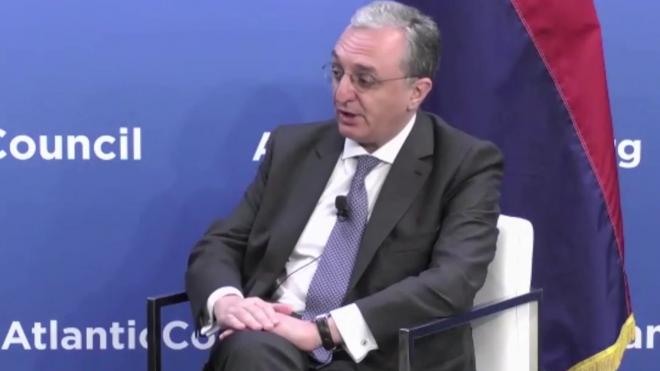 Глава МИД Армении утверждает, что в Карабахе приходится воевать с тремя противниками