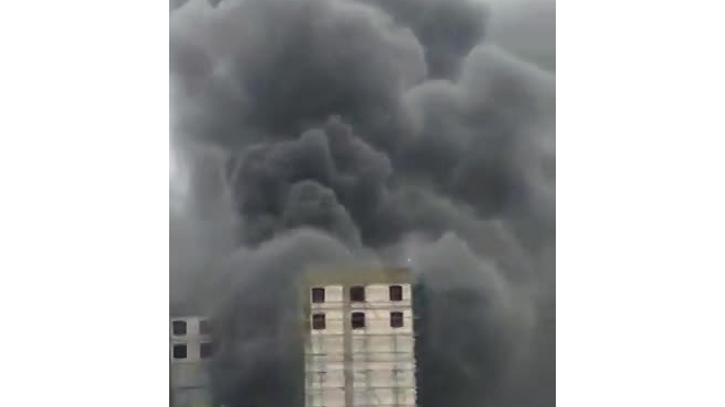 Видео: сильный пожар в Москве