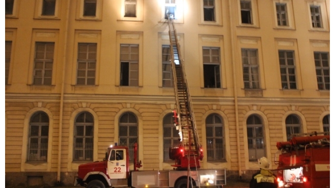Пожар в Академии художеств в Петербурге уничтожил четыре мастерские