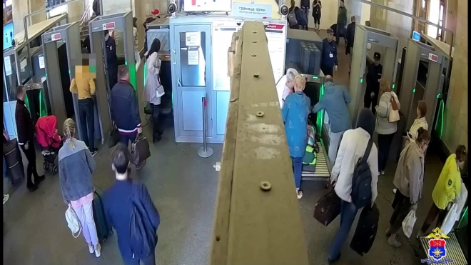 На Московском вокзале у двух пассажиров украли смартфоны