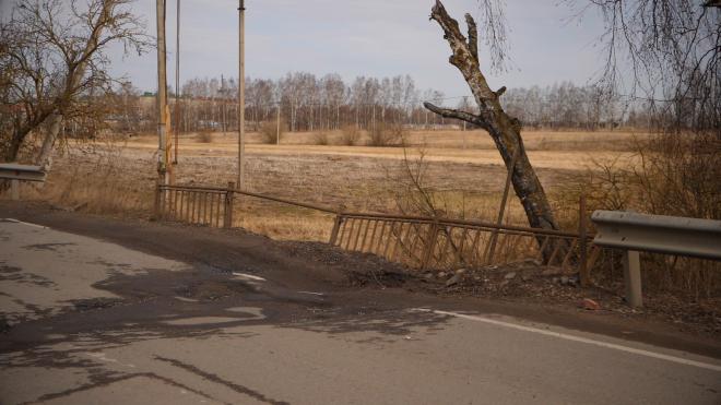 Жители поселка Детскосельский жалуются на мост в аварийном состоянии