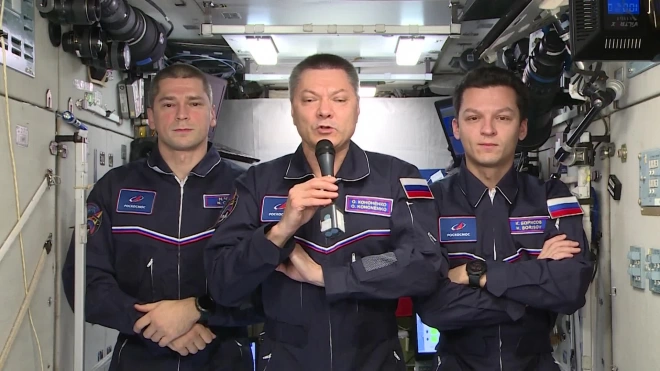 Российские космонавты с МКС поздравили граждан РФ с Днем народного единства