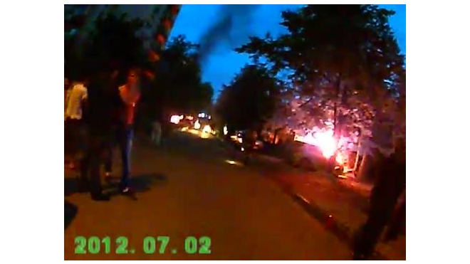 Массовый поджог автомобилей в Купчино сняли на видео