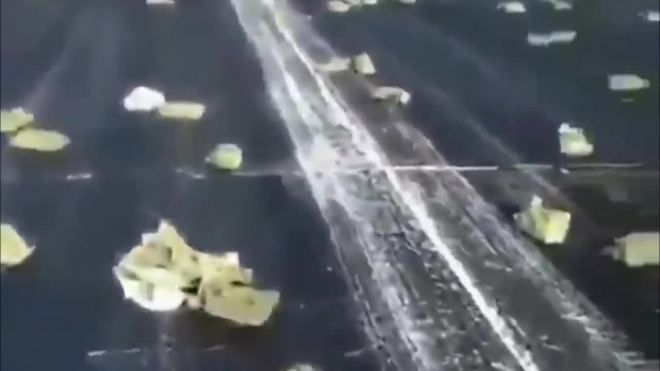 Появилось видео из Якутии с разбросанными золотыми слитками