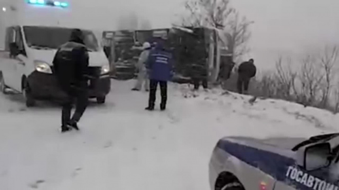 Видео: Пассажирский автобус перевернулся в Белгородской области