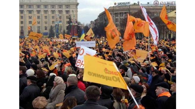 Госдума объявляет войну «цветным революциям»