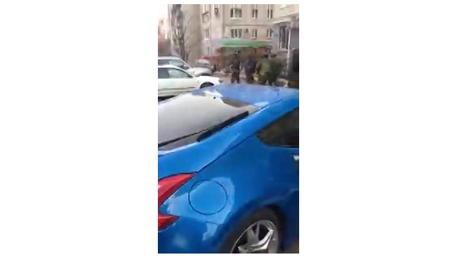 Появилось видео с места нападения на ФСБ в Хабаровске