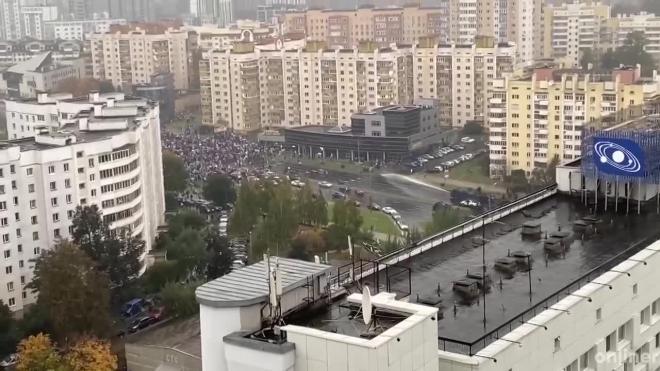 В центре Минска произошло столкновение протестующих и силовиков 
