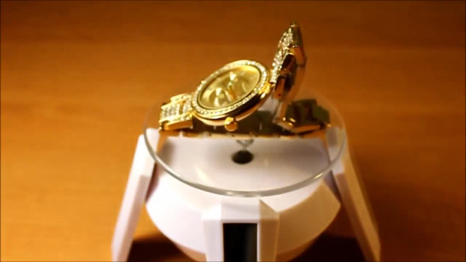 Видео обзор стильных и недорогих женских кварцевых часов с Aliexpress
