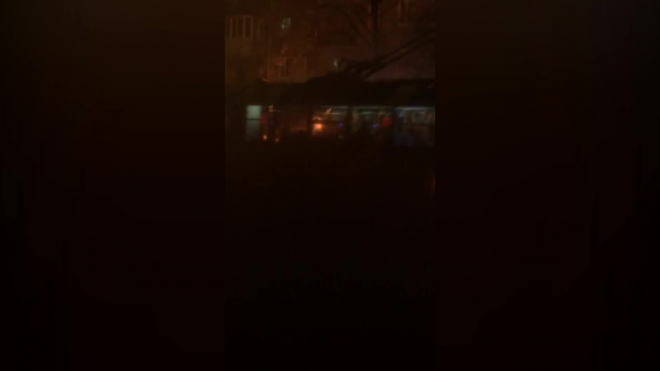 Видео: на Кондратьевском сгорела машина