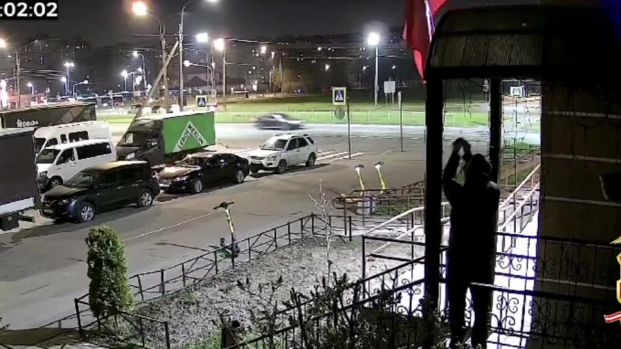 Полиция разыскивает осквернившего флаг РФ в Приморском районе Петербурга
