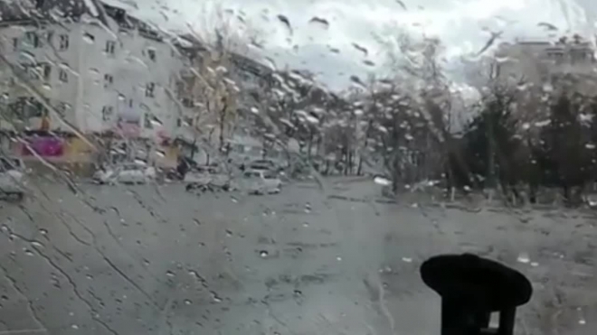Солнечная погода в Петербурге вновь сменится дождем и снегом