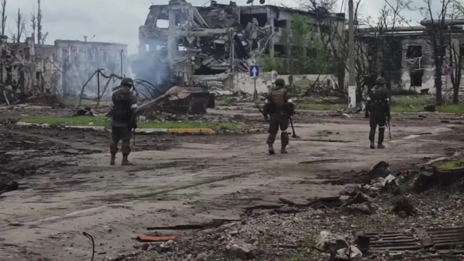 Минобороны РФ: российские военные уничтожили более ста взрывоопасных предметов на "Азовстали"