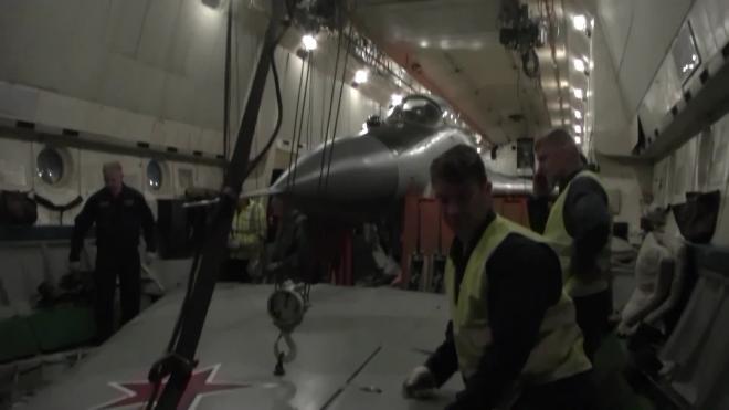 Истребитель МиГ-29 показали внутри военно-транспортного Ан-22