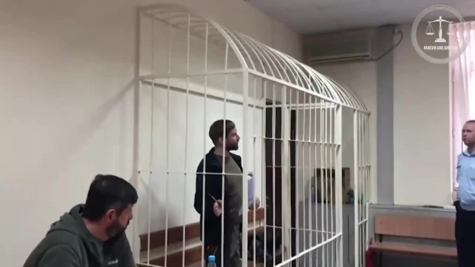 Петербургского блогера-сыроеда приговорили к восьми годам колони