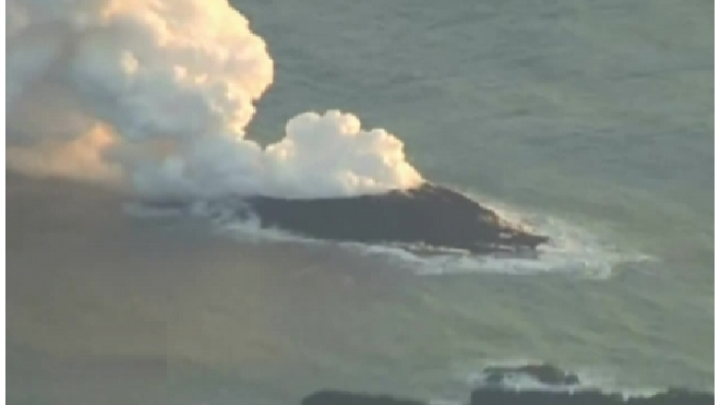 Подводный вулкан подарил Японии новый остров
