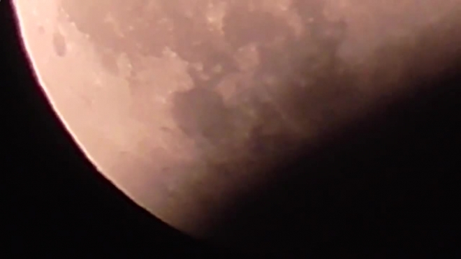 Пользователи YouTube опубликовали видео Кровавой Луны
