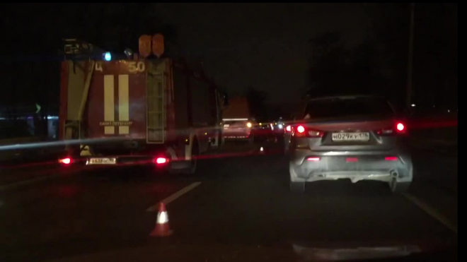 Паровозик из шести машин собрал пробку на Московском шоссе