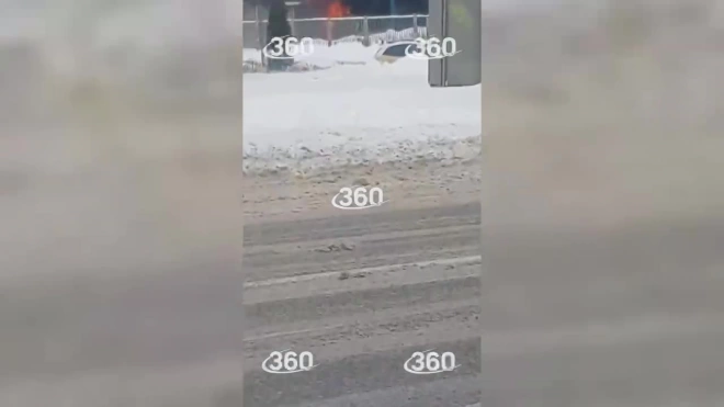 На северо-востоке Москвы загорелся автобус