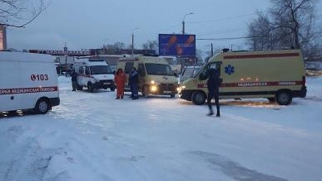 Медикам не удалось спасти трех человек, которые задохнулись во время пожара в многоэтажке в Хабаровске