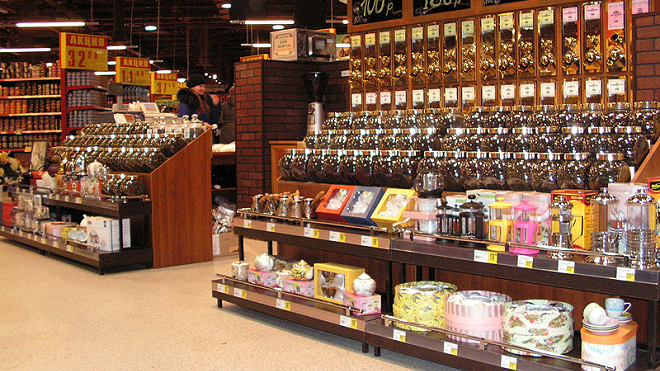 Поставщики повышают цены на алкоголь, чай и кофе на треть