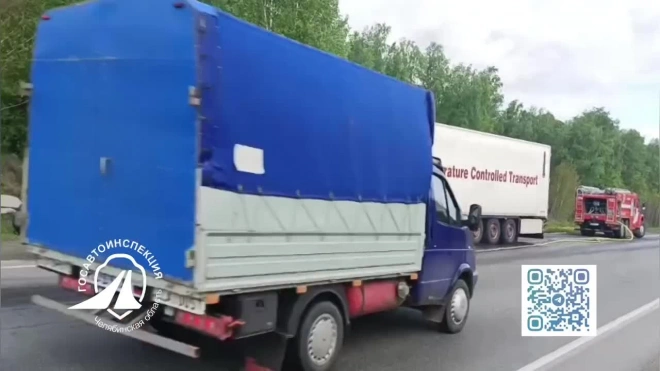 Под Челябинском загорелся грузовик