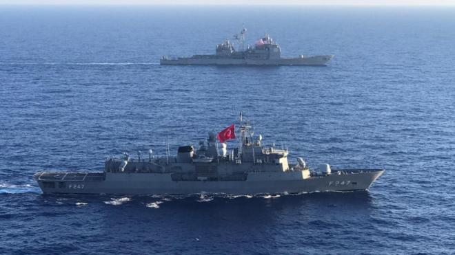 Турция и США провели военные учения в Средиземном море