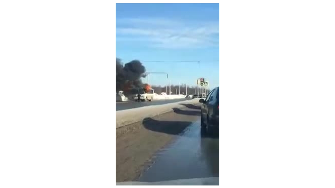Очевидец снял горящий автобус в Уфе