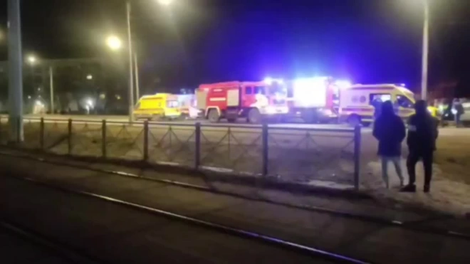 В Петербурге в массовом ДТП с автобусом погиб 20-летний водитель "легковушки"