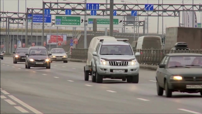 На Муринской дороге расследуют ДТП с МАЗом, в результате которого движение по магистрали было затруднено 3 часа
