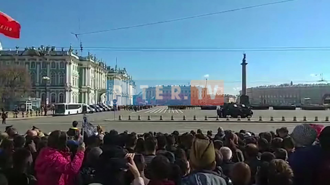 Появилось видео с парада Победы в Петербурге 