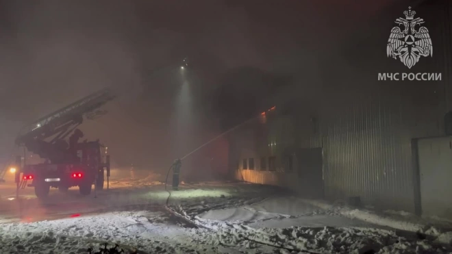 В Ивановской области загорелось здание по хранению и переработке макулатуры