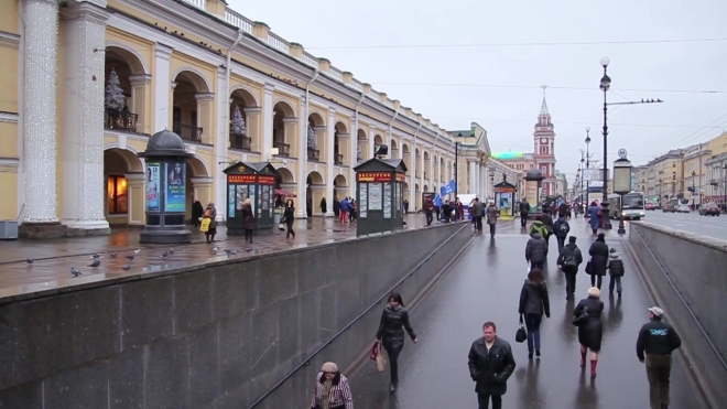 Петербург променяет туристов на олигархов