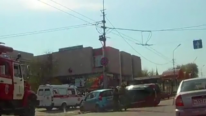 Смертельное видео из Омска: легковушка вылетела на тротуар
