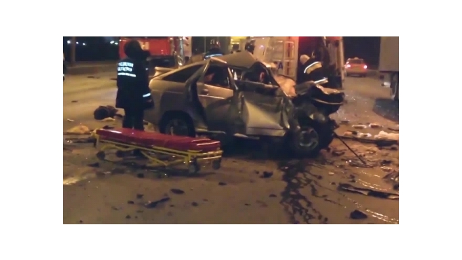 Авария Барнаул 05.06.2014: 21-летний парень скончался при столкновении Хонды и Ниссана, два человека в больнице