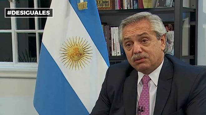Президент Аргентины связал критику вакцины "Спутник V" с геополитической борьбой