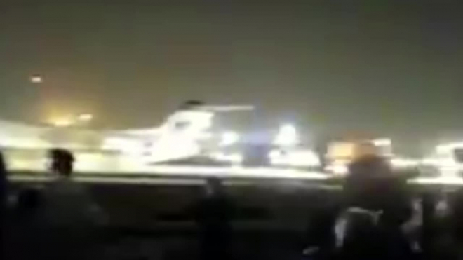 В Тегеране при посадке загорелся самолет с пассажирами