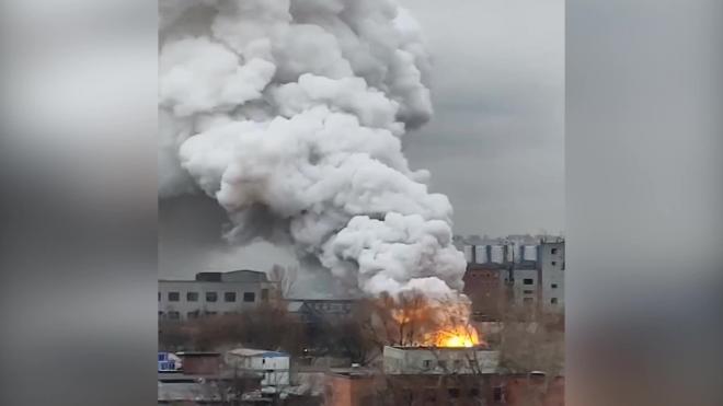 В Москве в Южнопортовом районе загорелся склад 