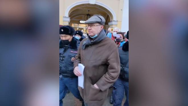 Политолога Валерия Соловья оставят в полиции еще на одну ночь